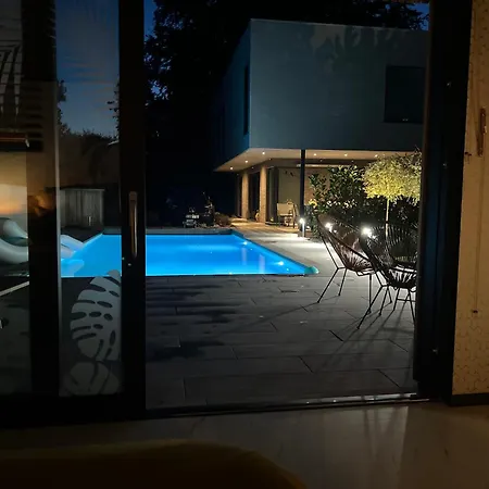 Pool House 85 * Spa