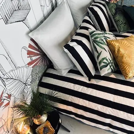 ホームステイ Pool House 85