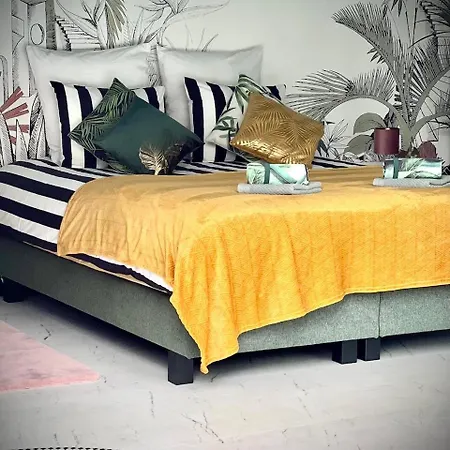 Pool House 85 Privatunterkunft *