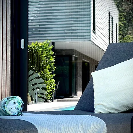 Privatunterkunft Pool House 85