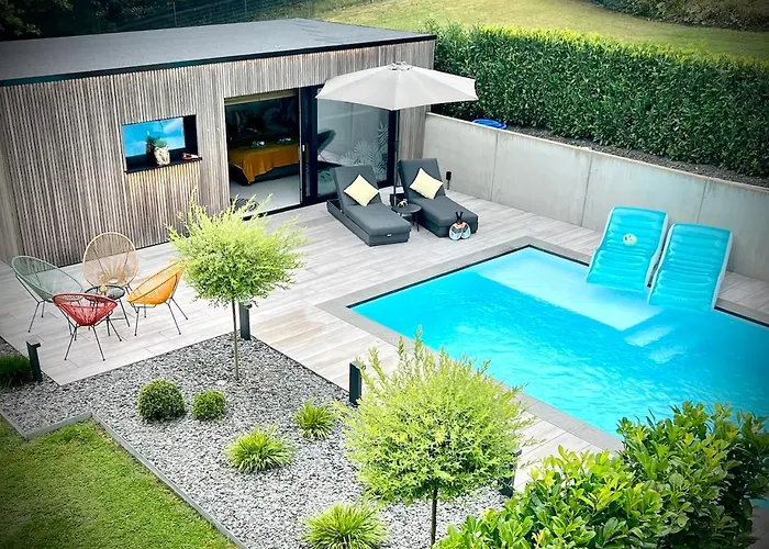 ホームステイ Pool House 85 *